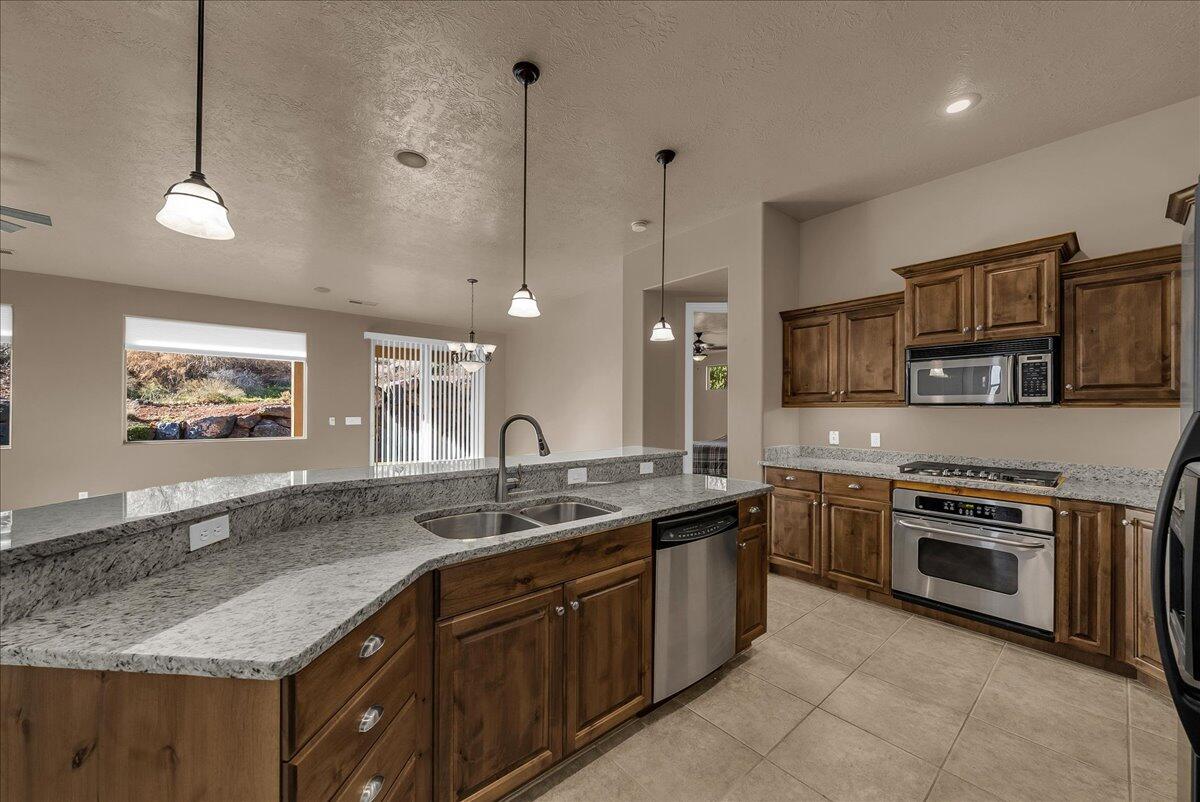 PRIMROSE POINT - Residential