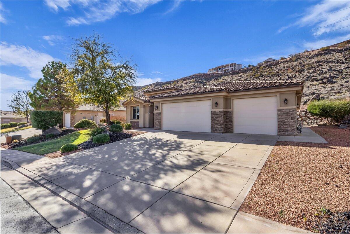 PRIMROSE POINT - Residential