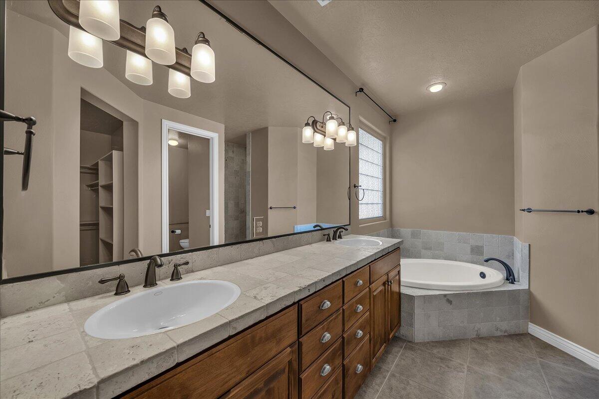 PRIMROSE POINT - Residential