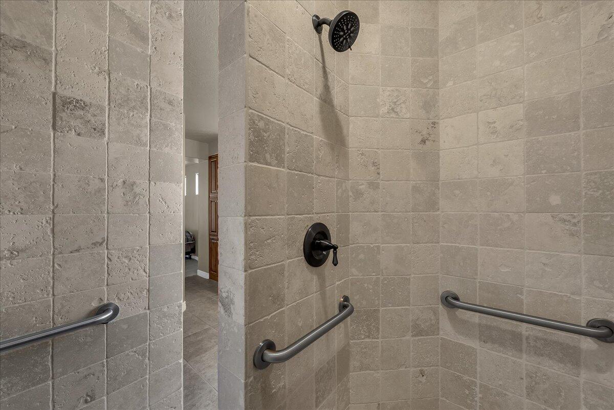 PRIMROSE POINT - Residential