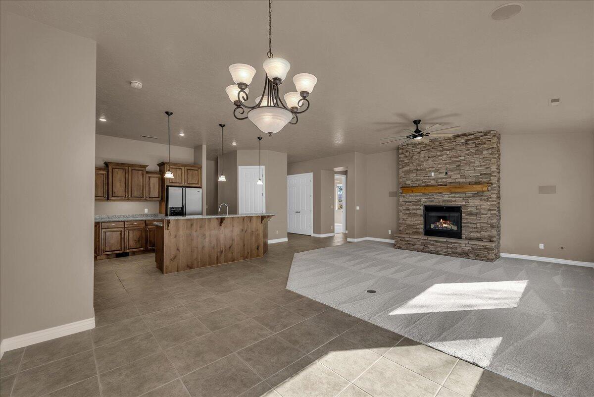 PRIMROSE POINT - Residential