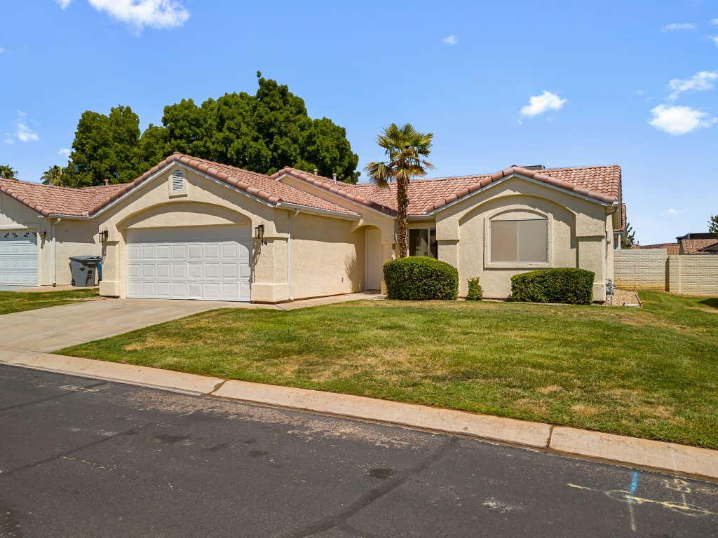 Photo of 470 E 1100 S 14 #14, Saint George, UT 84790 (MLS # 26-275426)