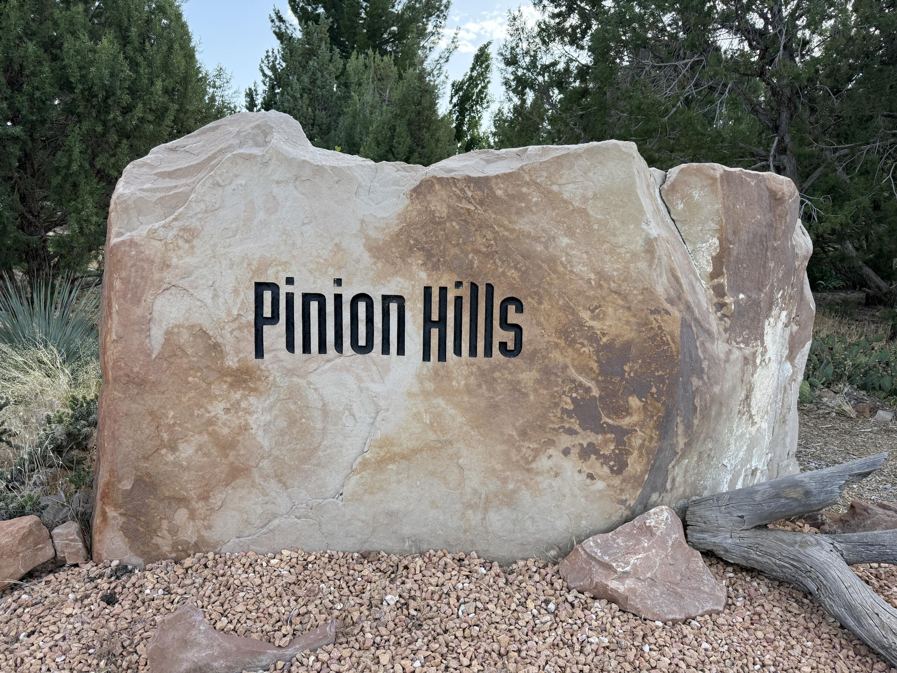 PINION HILLS - Land