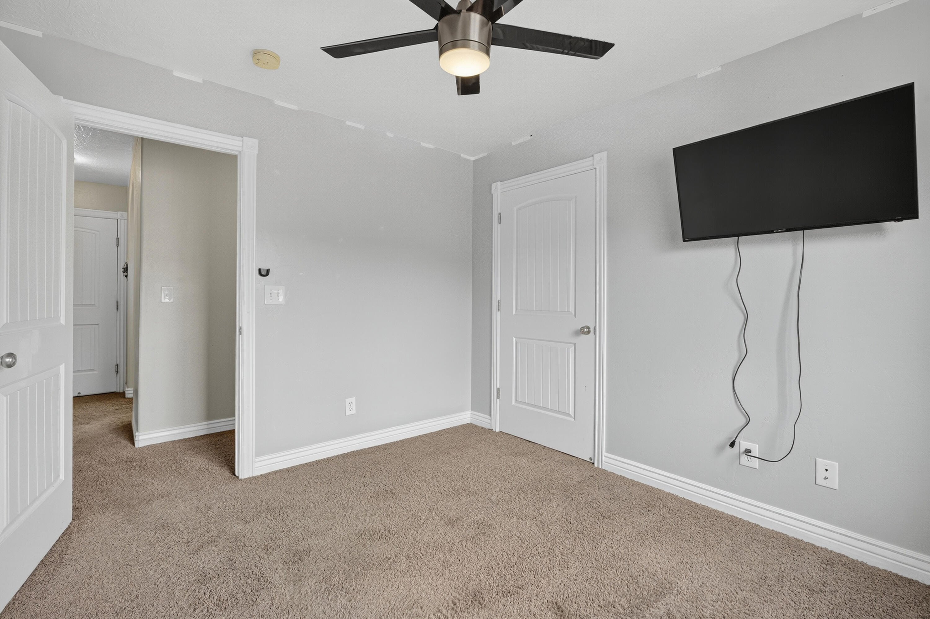 ENGLISH OAKS ESTATES - Residential