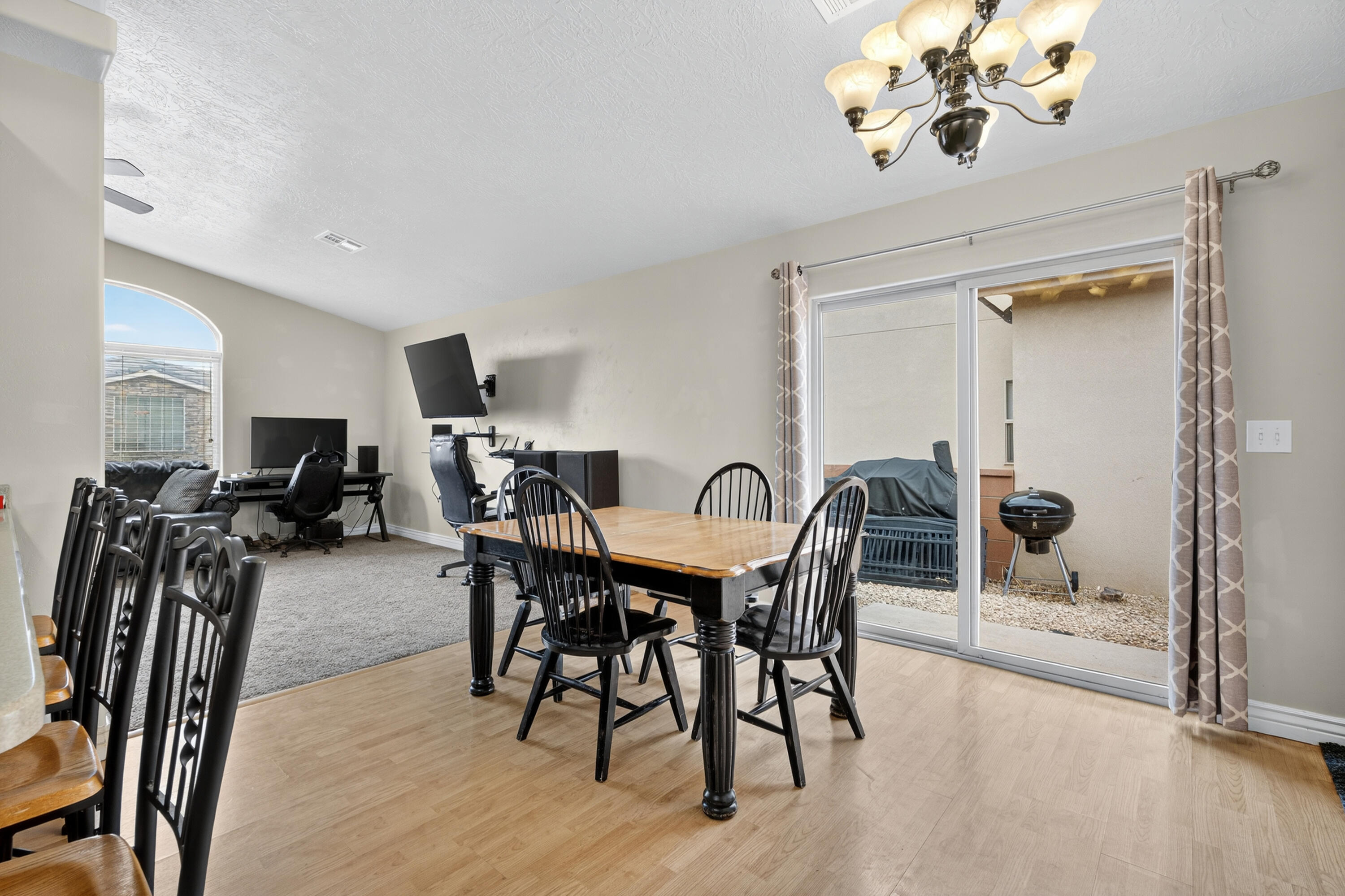 ENGLISH OAKS ESTATES - Residential