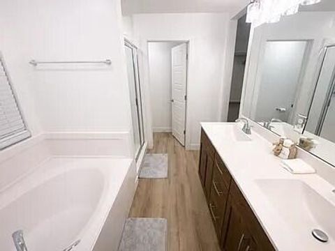 Tiny photo for 539 S STEWART CREEK, Washington, UT 84780 (MLS # 26-270590)