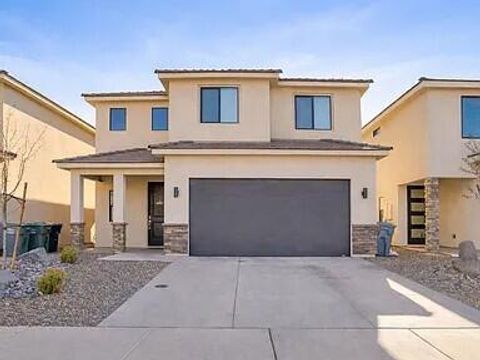 Photo of 539 S STEWART CREEK, Washington, UT 84780 (MLS # 26-270590)