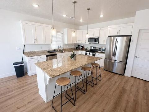 Tiny photo for 539 S STEWART CREEK, Washington, UT 84780 (MLS # 26-270590)