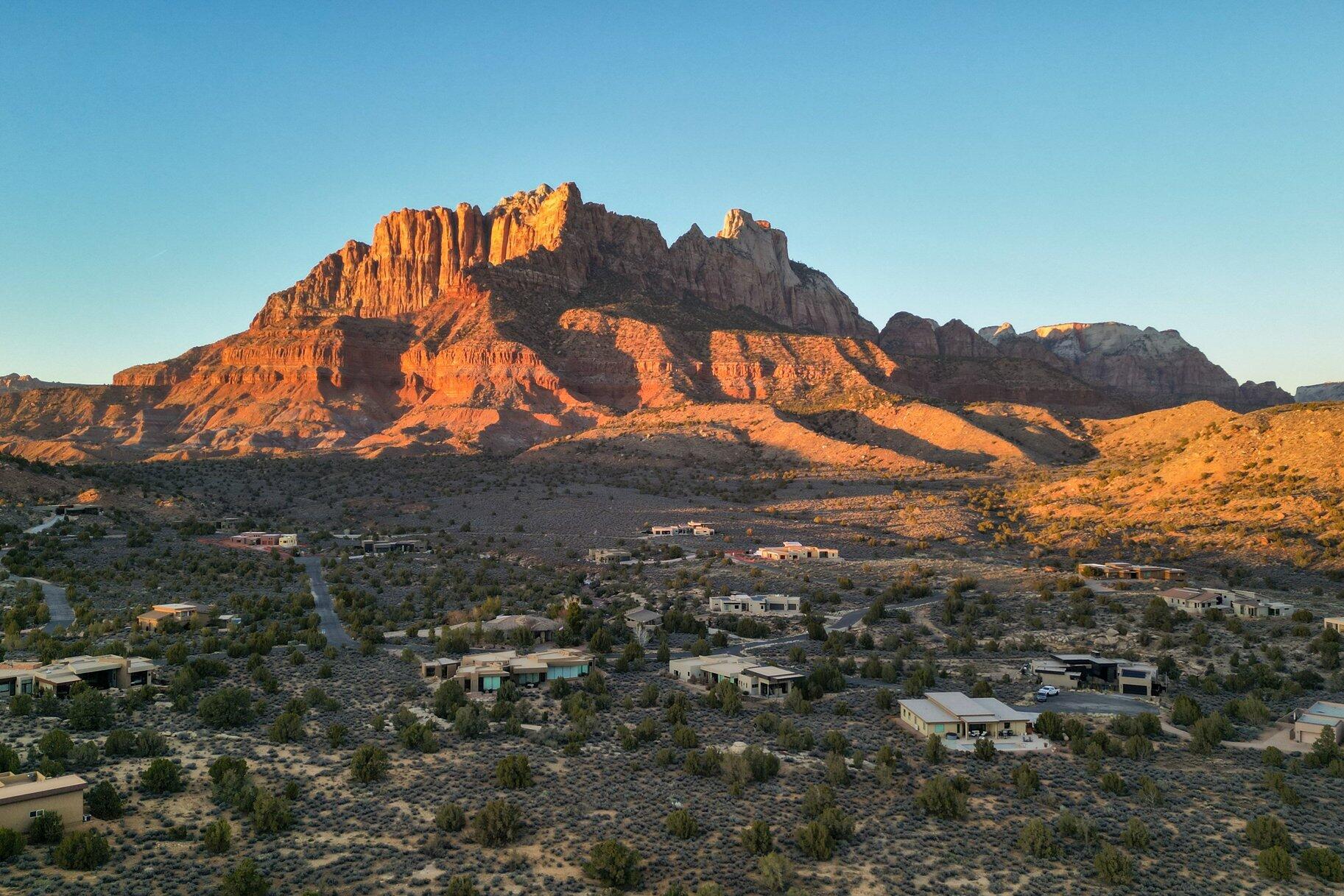 ANASAZI PLATEAU - Residential
