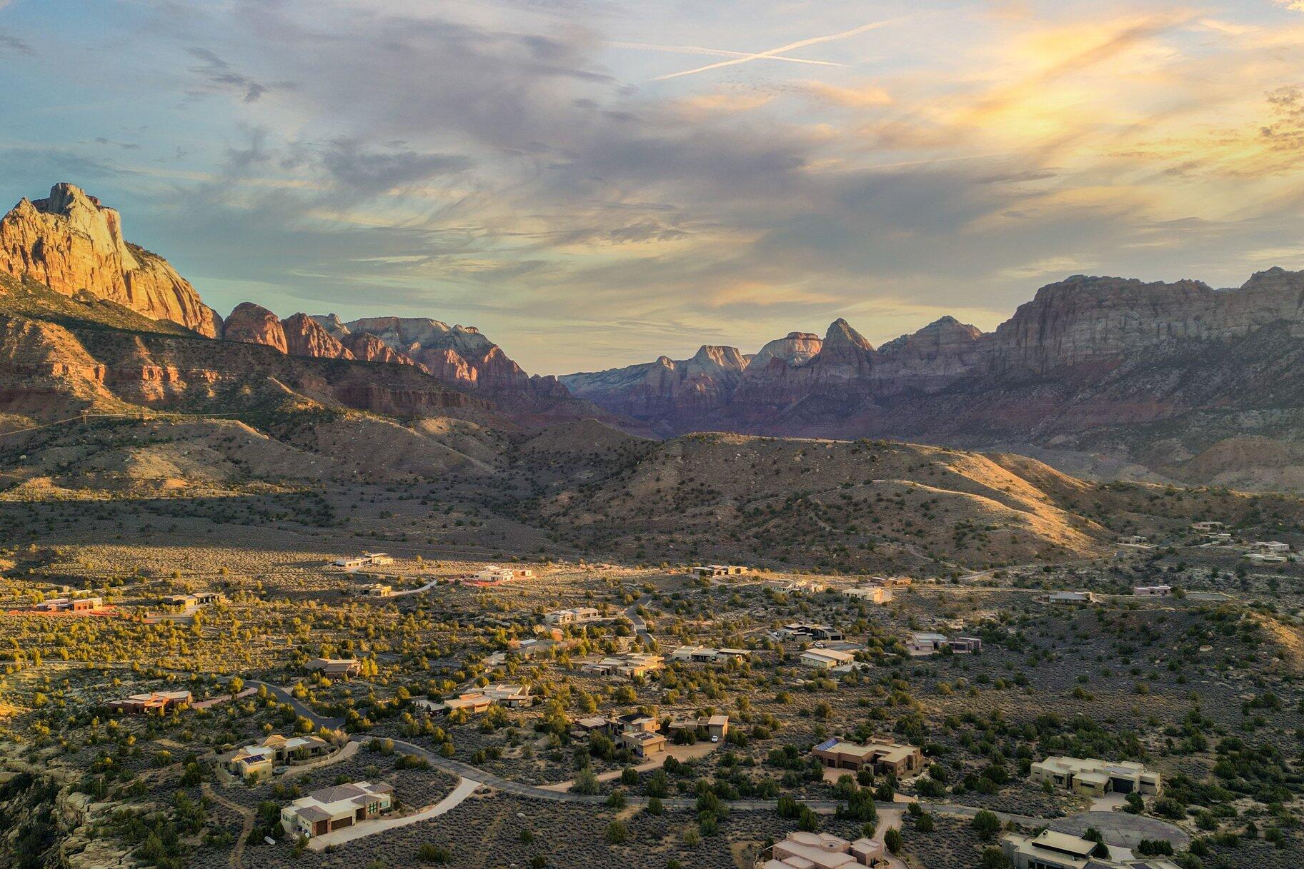 ANASAZI PLATEAU - Residential