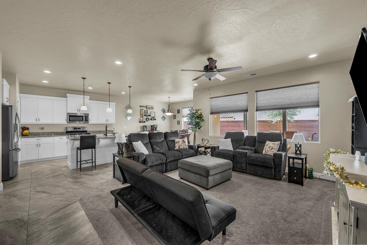 CORONADO RIDGE - Residential