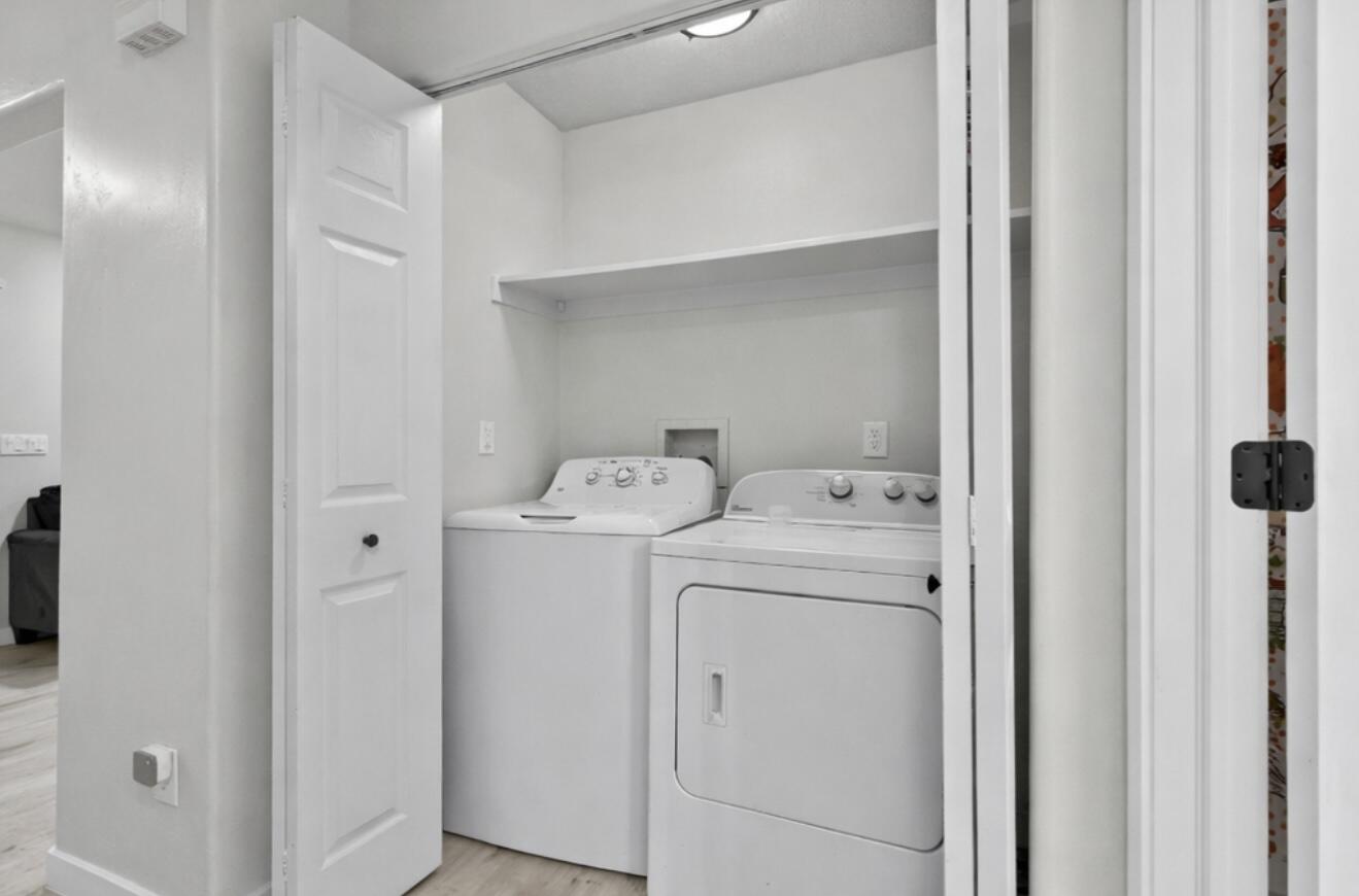 TWIN PALMS - Residential Income