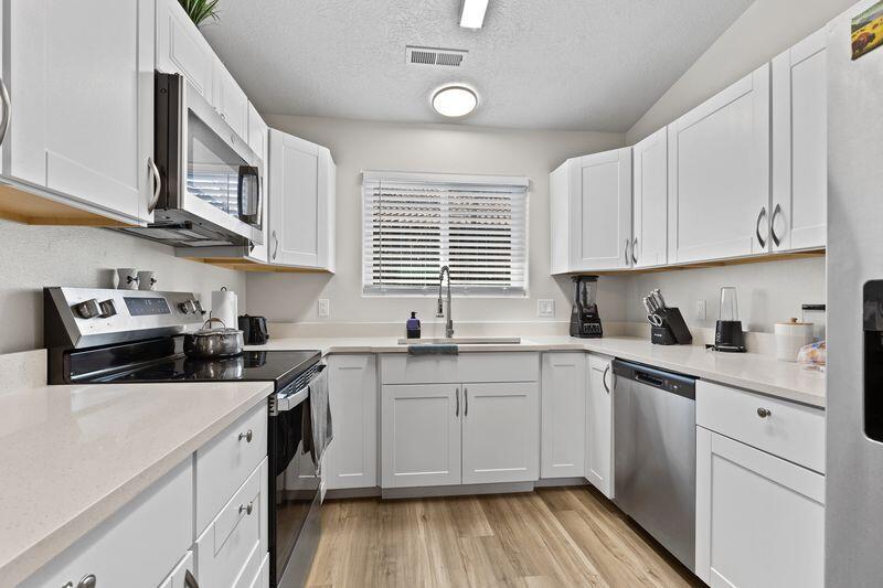 TWIN PALMS - Residential Income