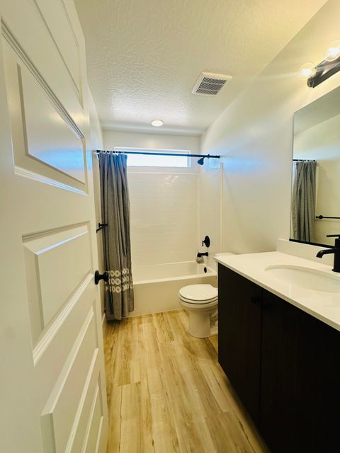 Tiny photo for 1370 HONEYCOMB DR, Saint George, UT 84790 (MLS # 26-271895)