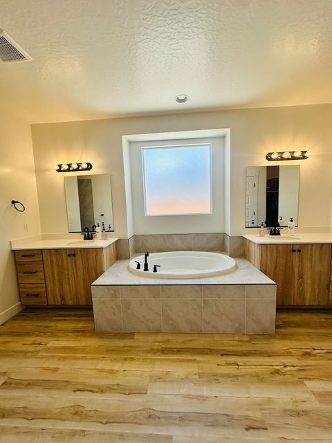 Tiny photo for 1370 HONEYCOMB DR, Saint George, UT 84790 (MLS # 26-271895)