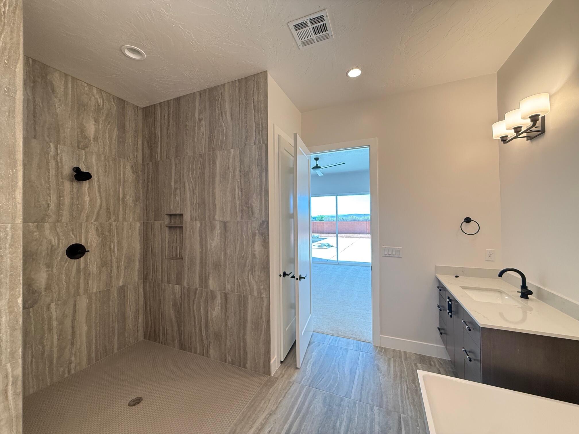 ONYX VALLEY - Residential