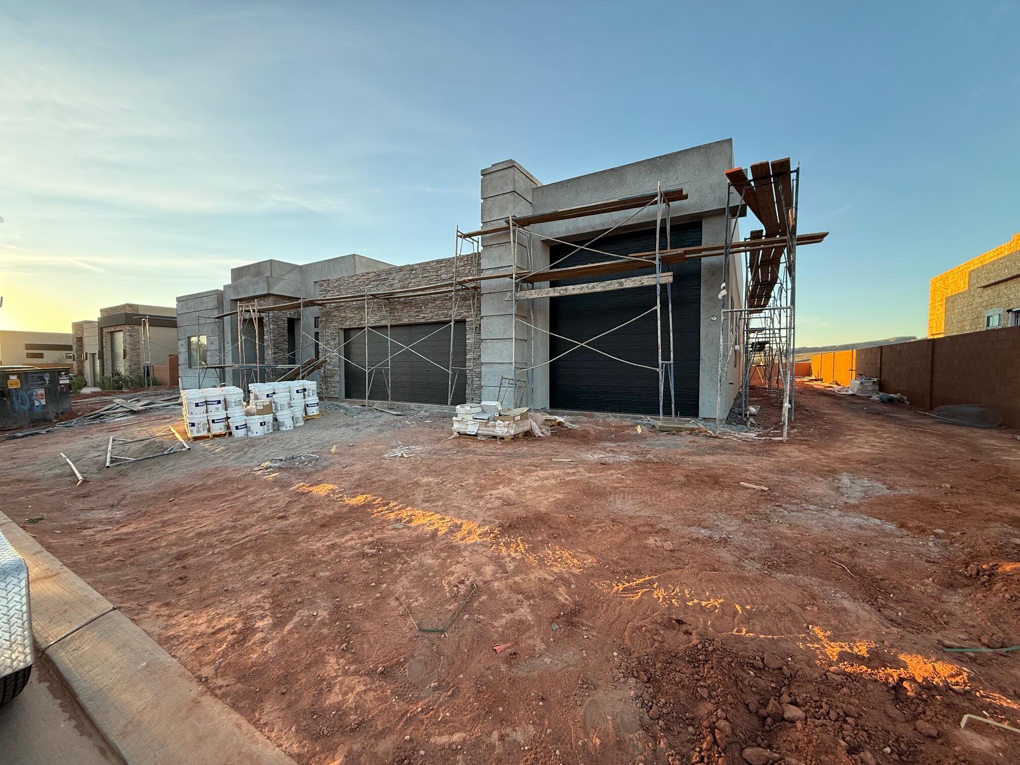 ONYX VALLEY - Residential