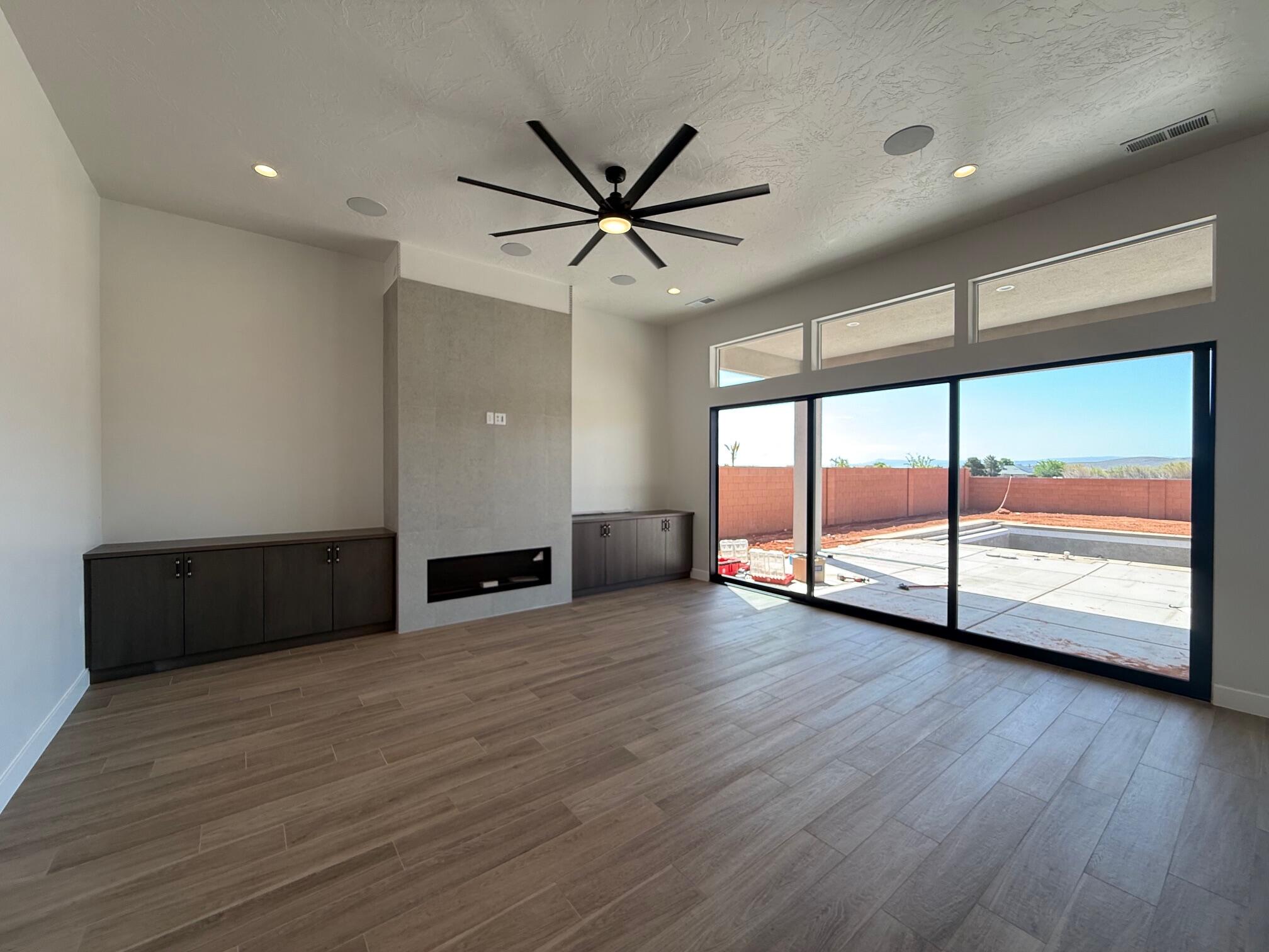 ONYX VALLEY - Residential