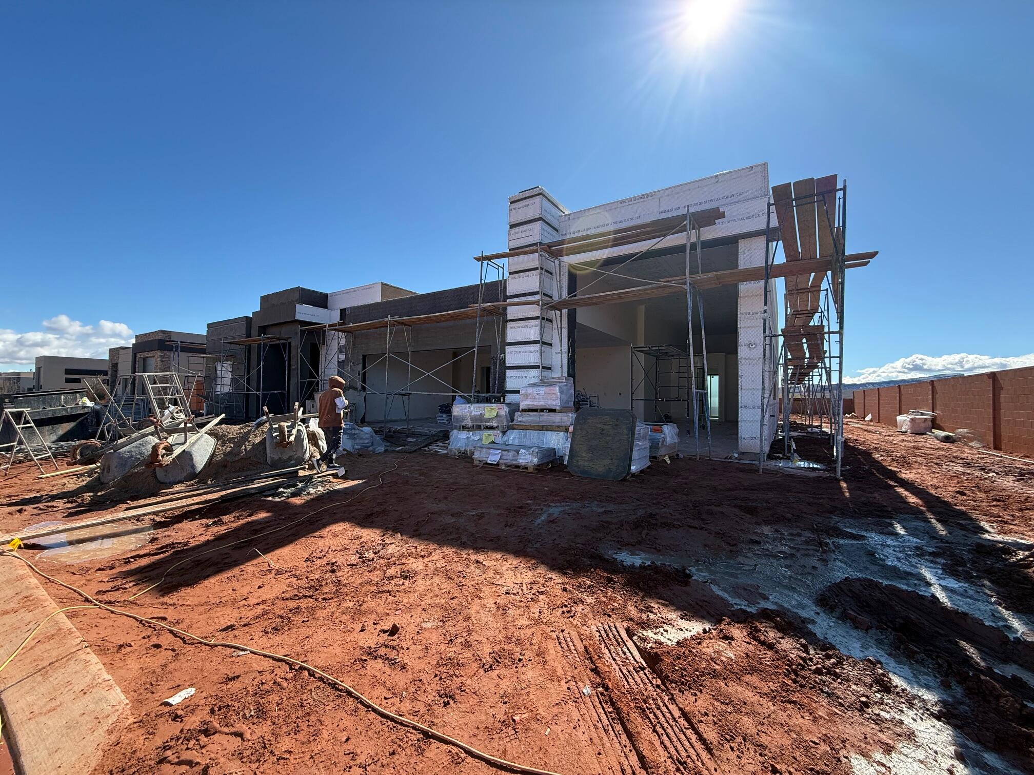 ONYX VALLEY - Residential