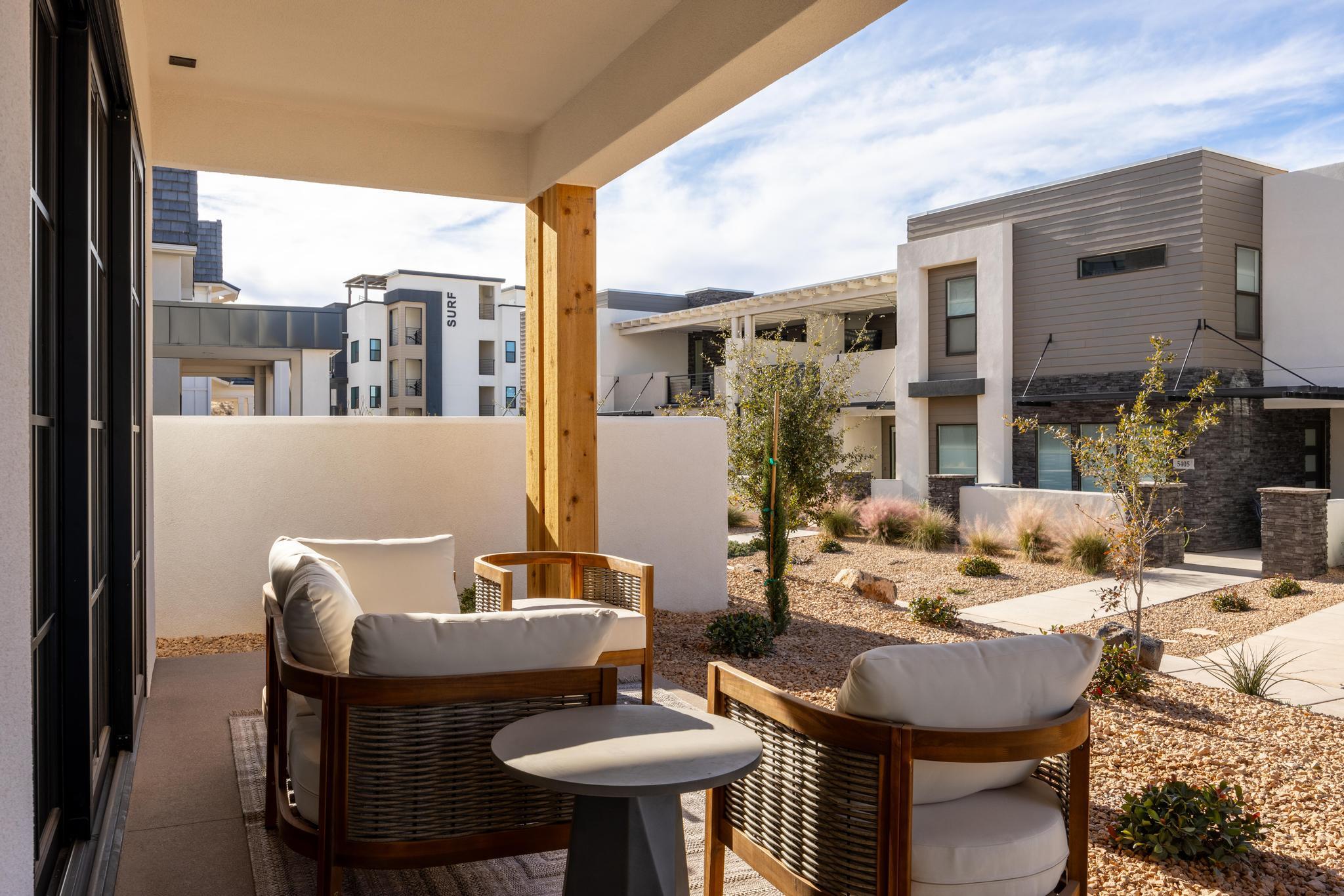 DESERT COLOR RESORT - Residential