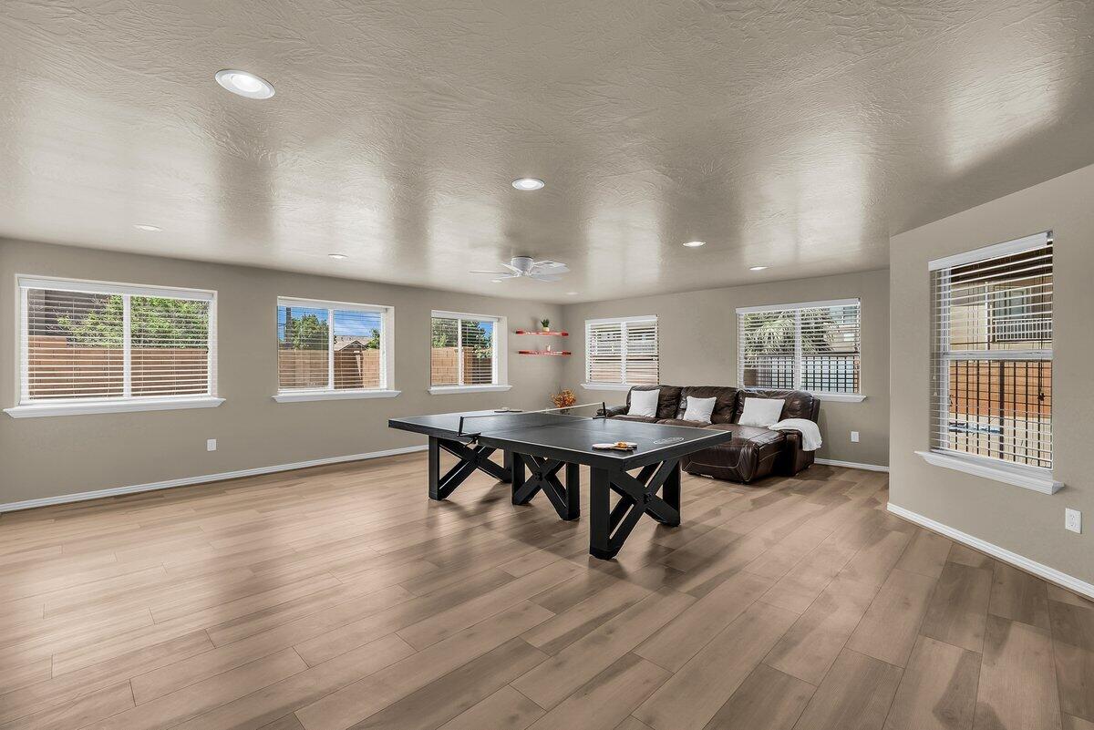 RED BUTTE - Residential