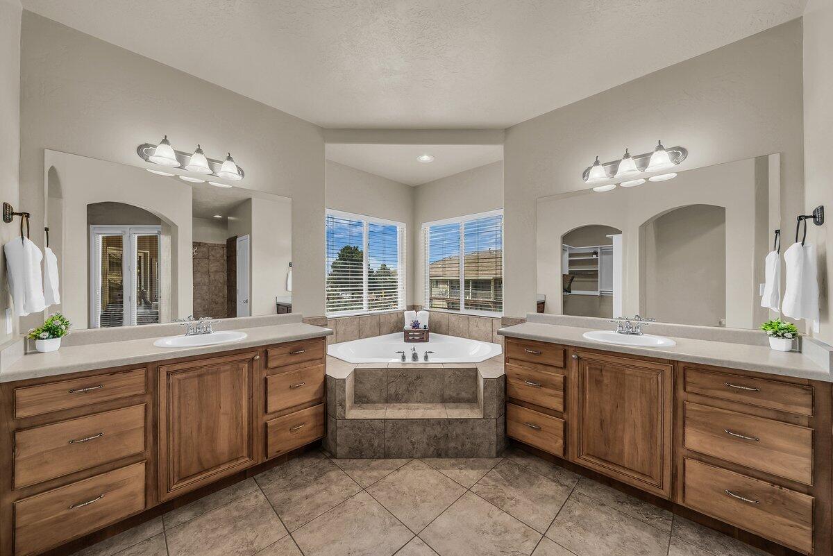 RED BUTTE - Residential