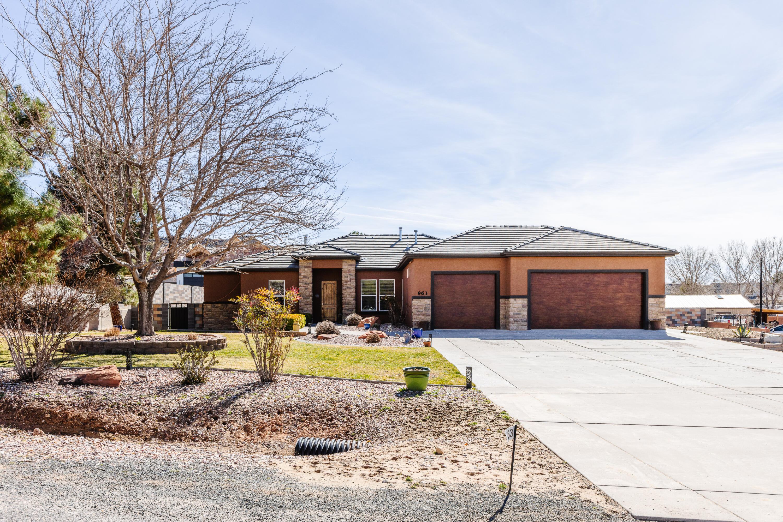 DIAMOND VALLEY ACRES - Residential