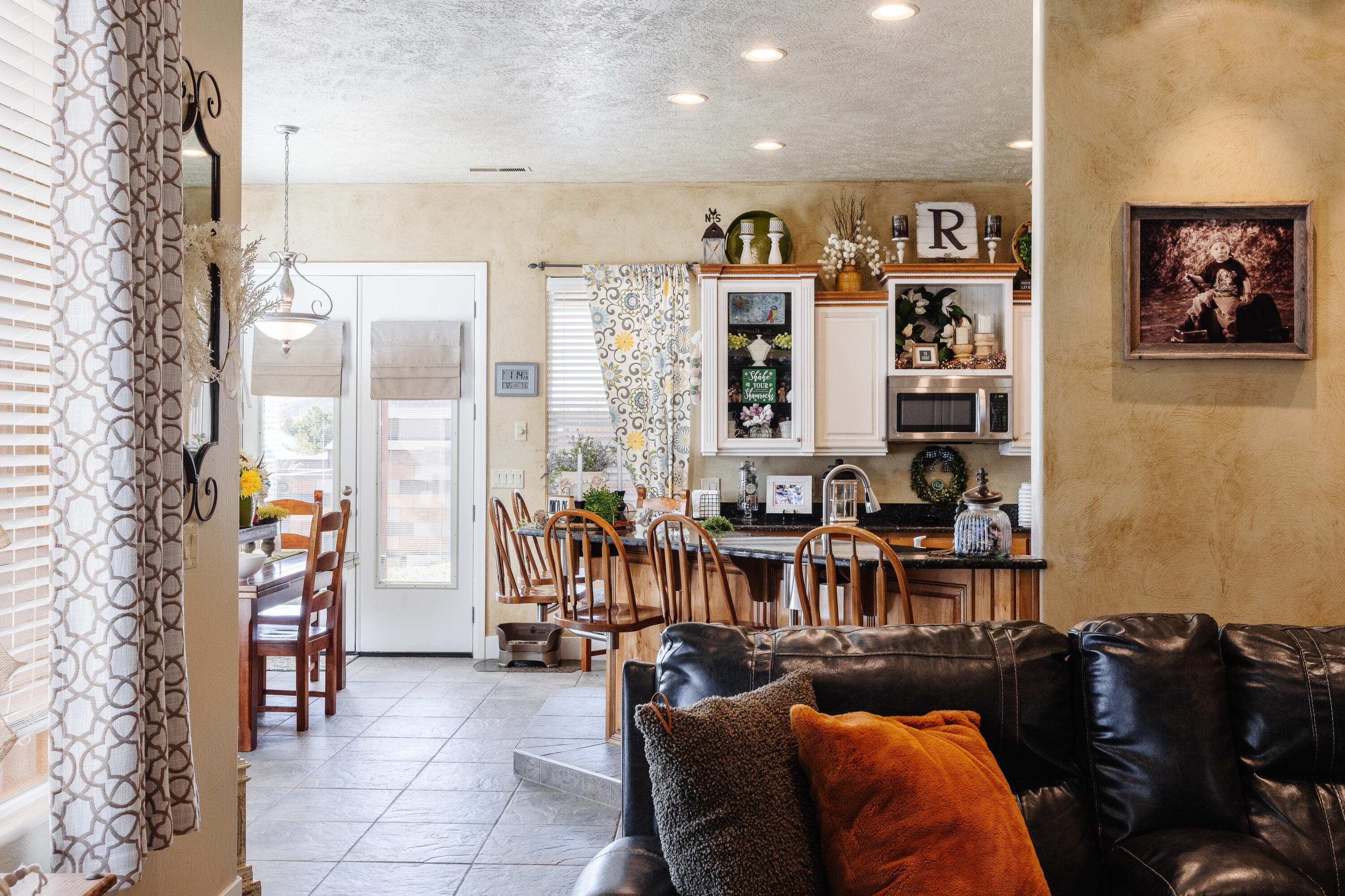 DIAMOND VALLEY ACRES - Residential