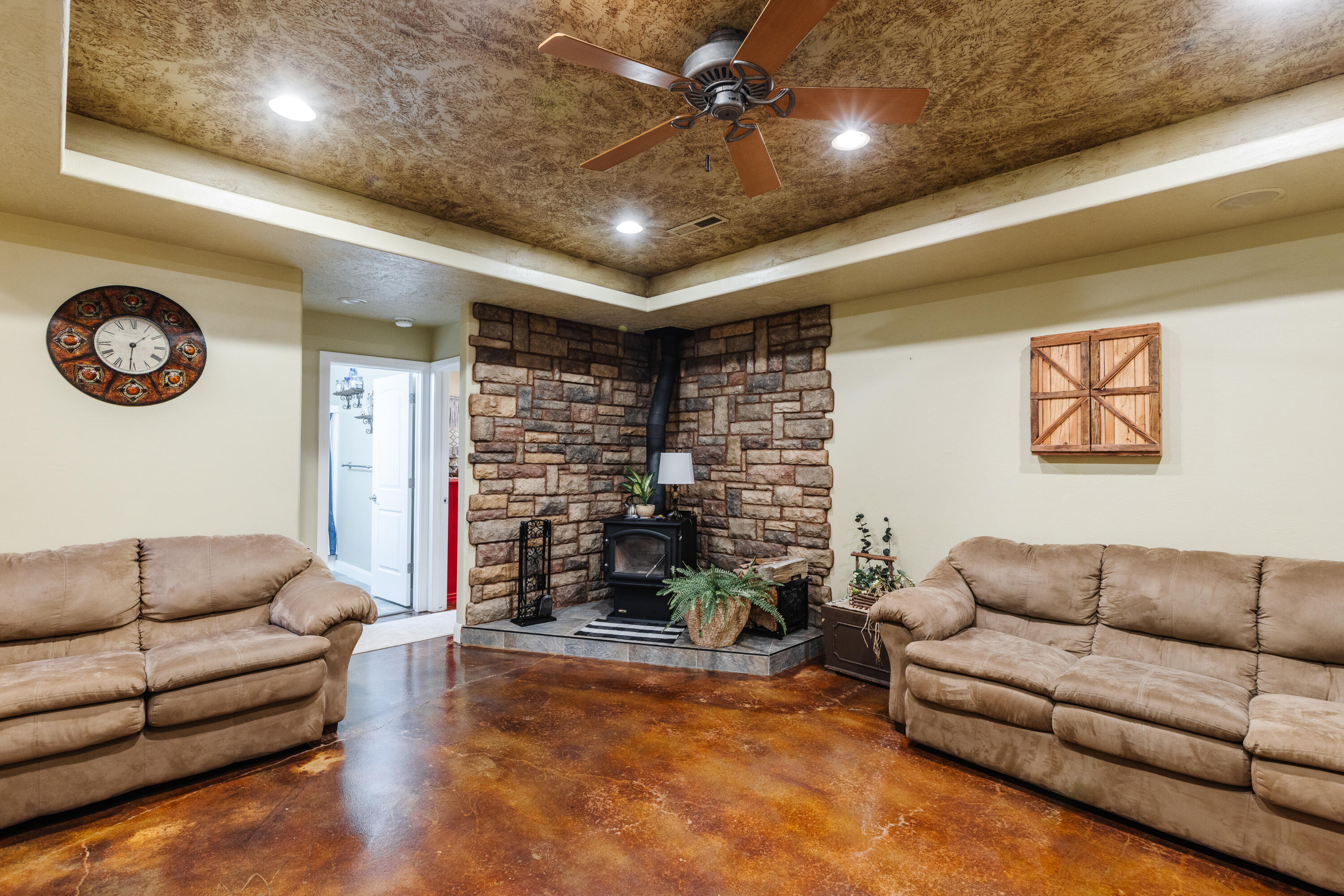 DIAMOND VALLEY ACRES - Residential