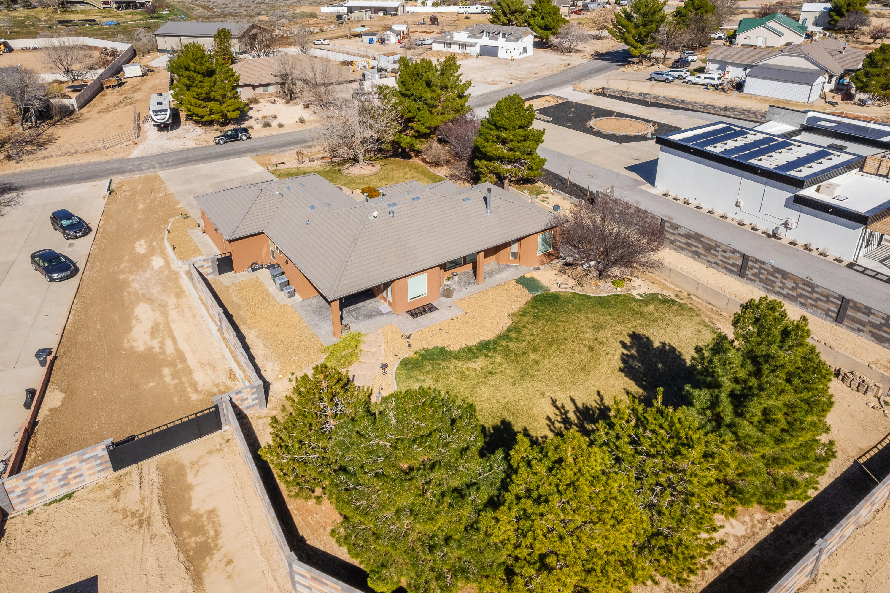 DIAMOND VALLEY ACRES - Residential