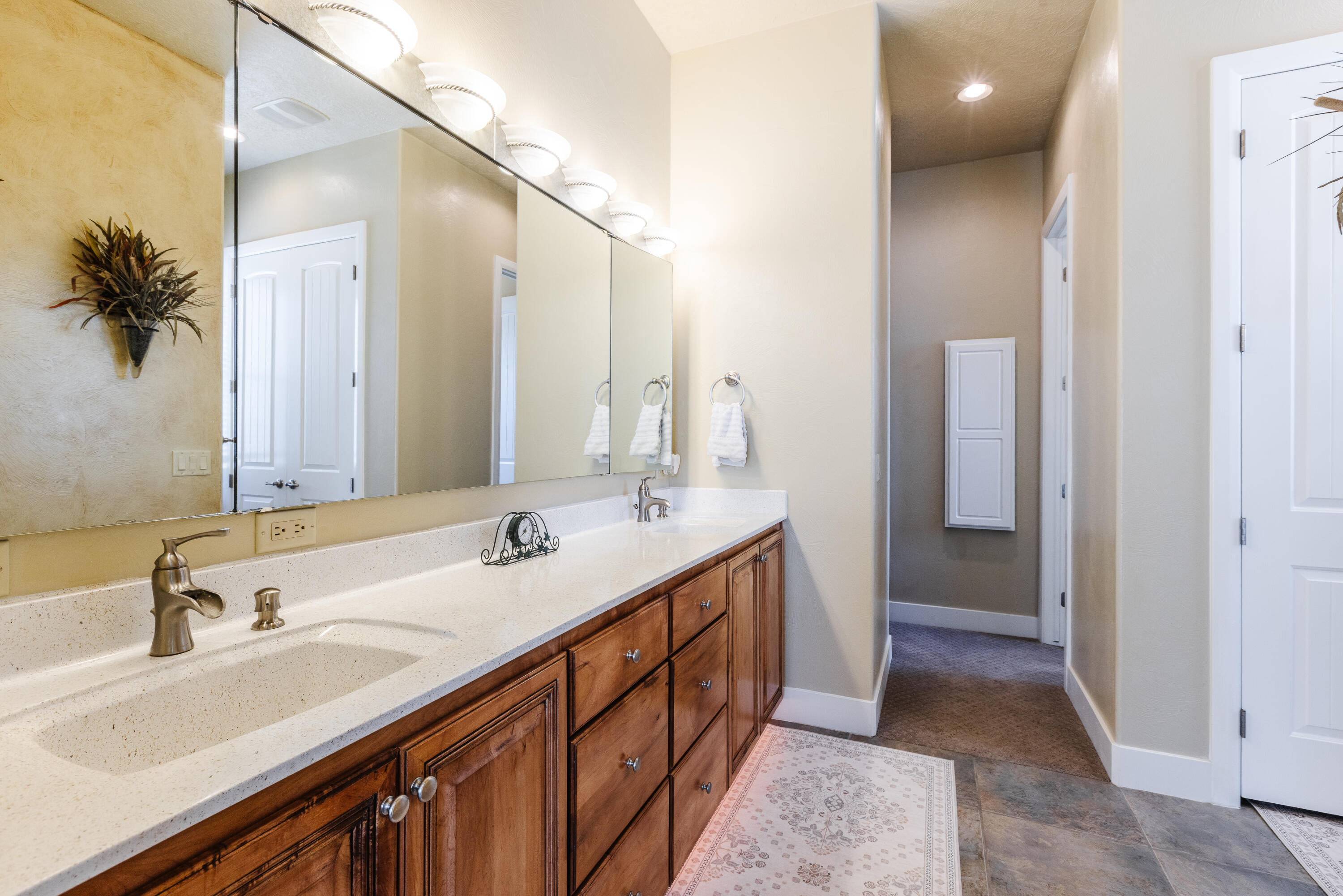 DIAMOND VALLEY ACRES - Residential