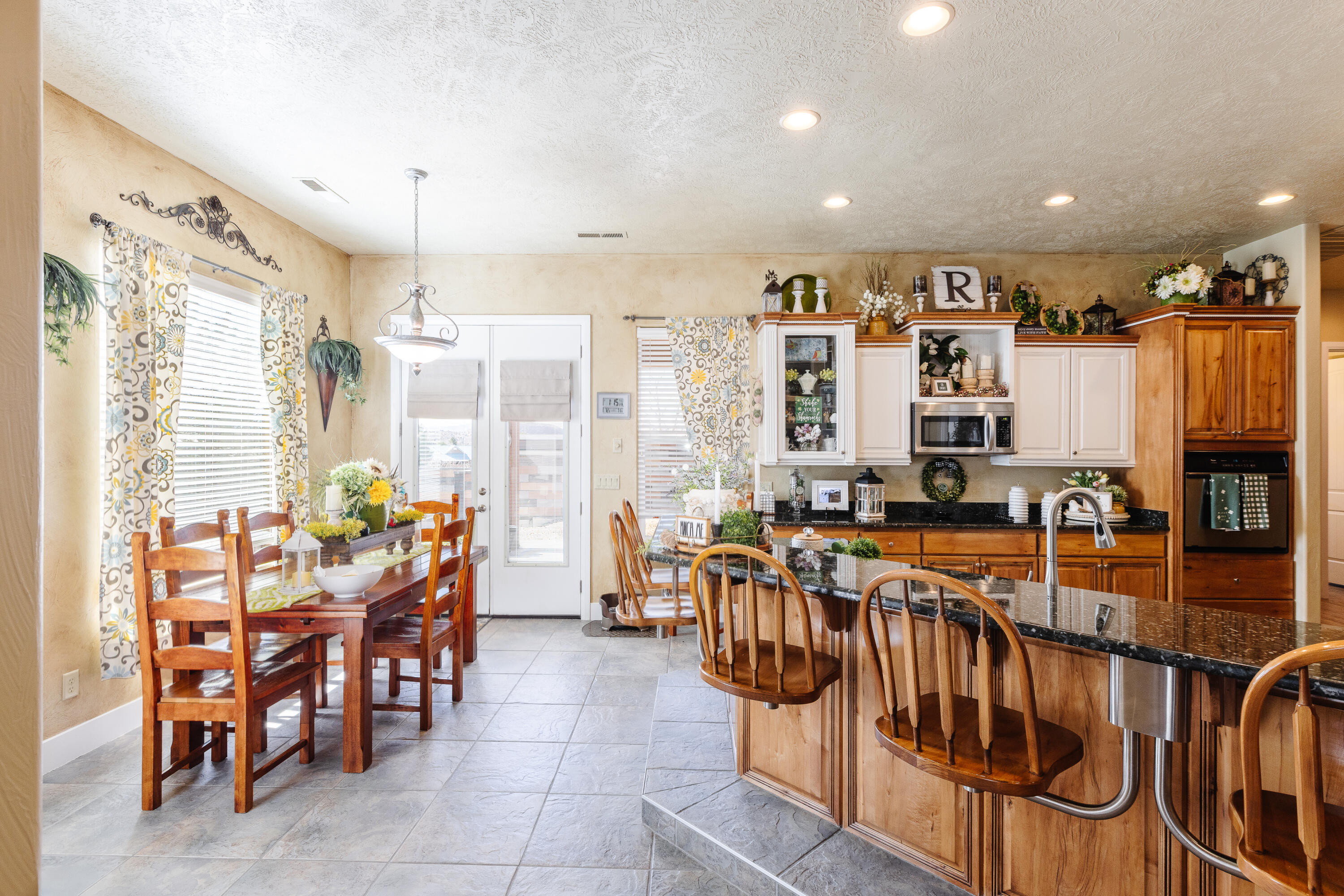 DIAMOND VALLEY ACRES - Residential