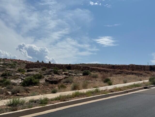 TONAQUINT HEIGHTS - Land