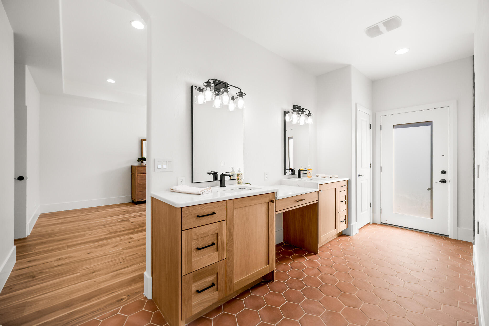 SILVER FALLS AT WASHINGTON BENCH - Residential