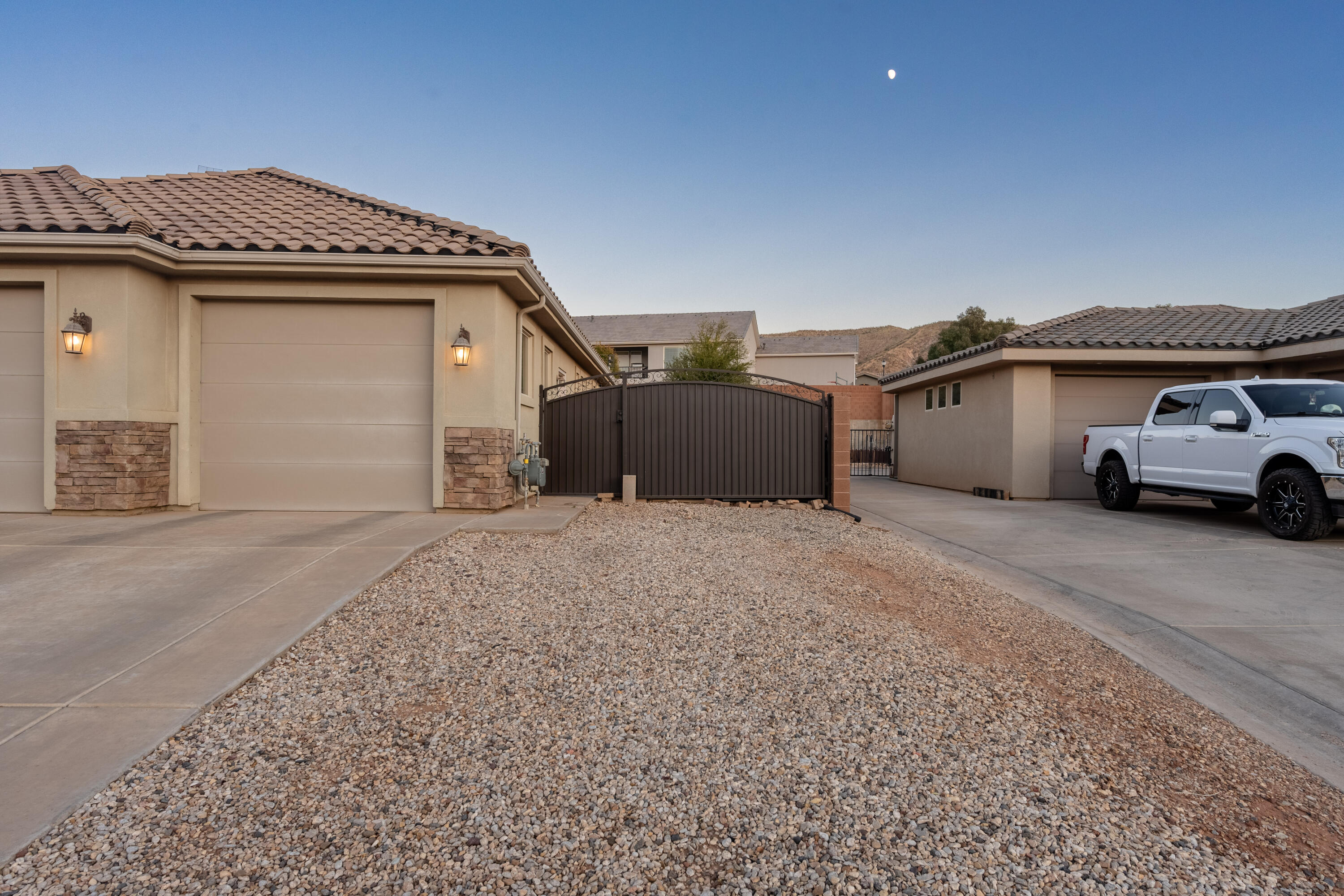 SILVER FALLS AT WASHINGTON BENCH - Residential