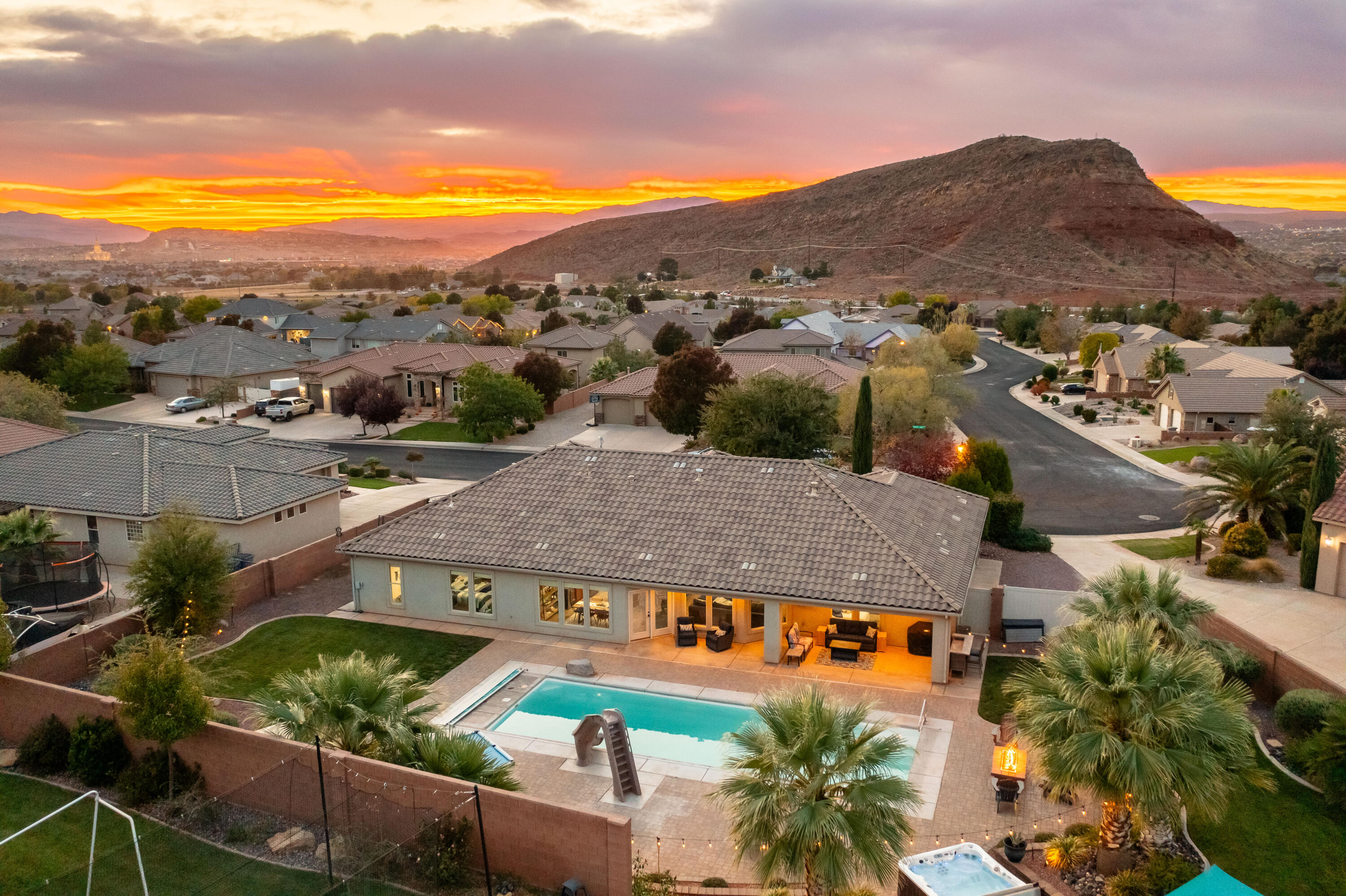 SILVER FALLS AT WASHINGTON BENCH - Residential