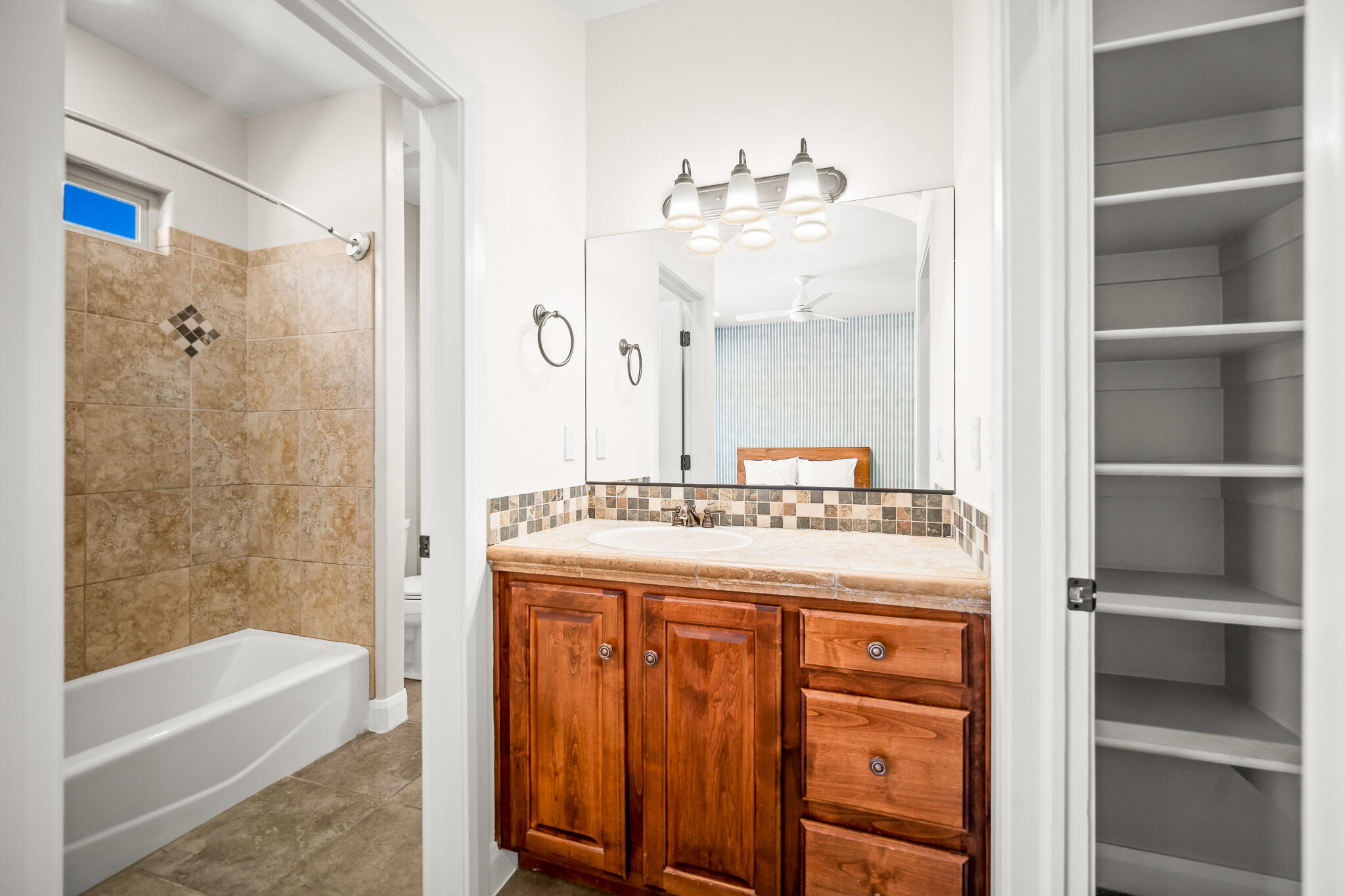 SILVER FALLS AT WASHINGTON BENCH - Residential