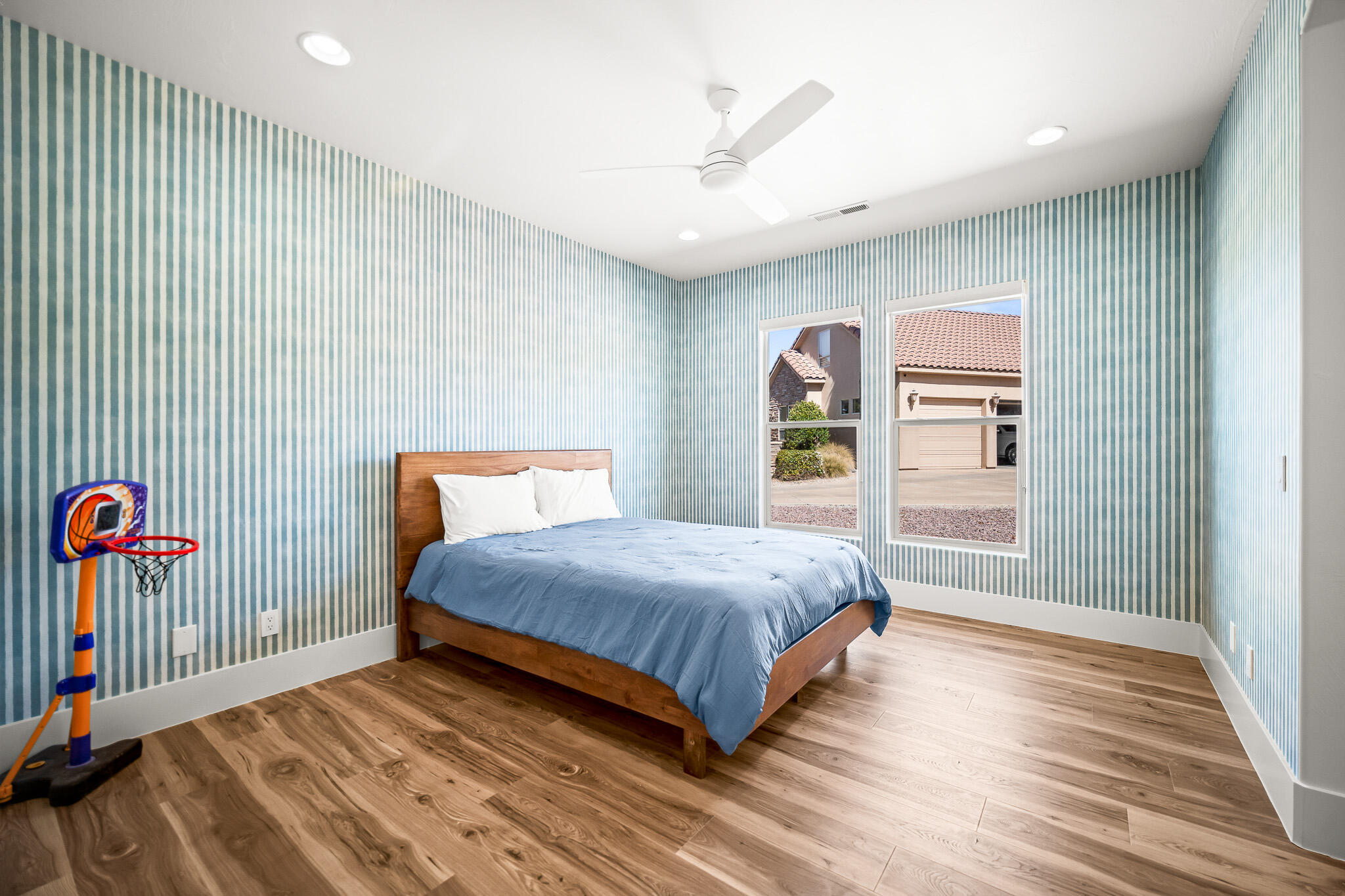 SILVER FALLS AT WASHINGTON BENCH - Residential