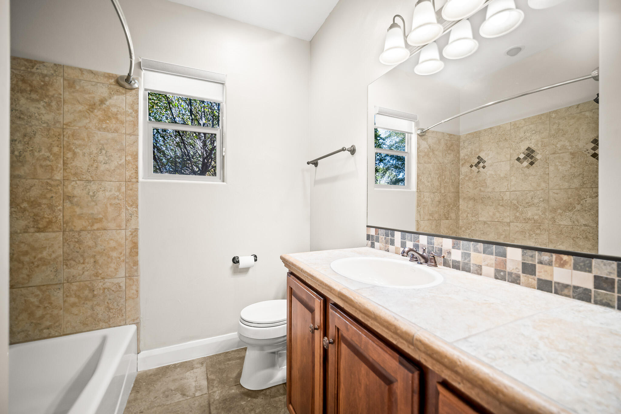 SILVER FALLS AT WASHINGTON BENCH - Residential