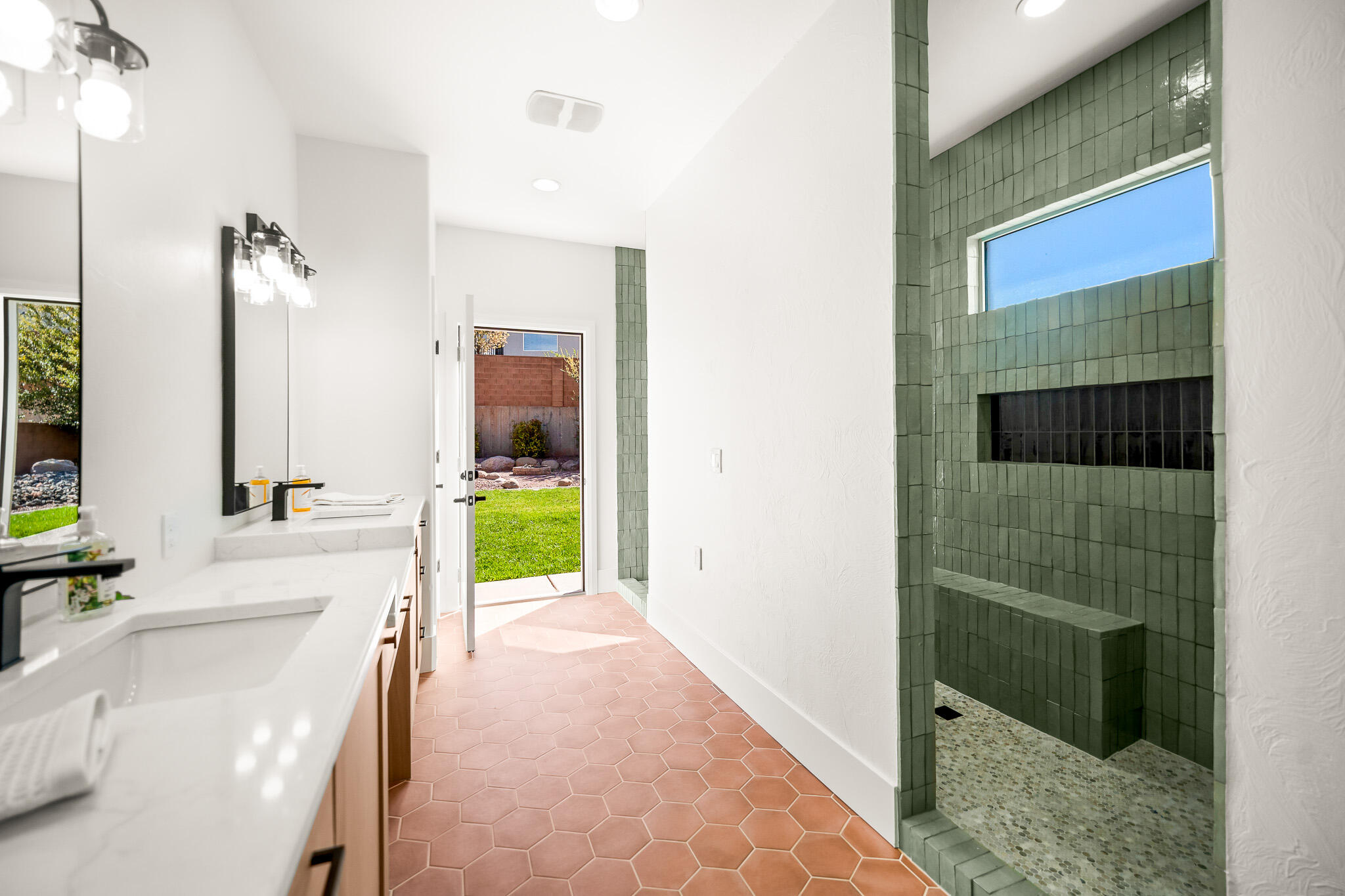 SILVER FALLS AT WASHINGTON BENCH - Residential