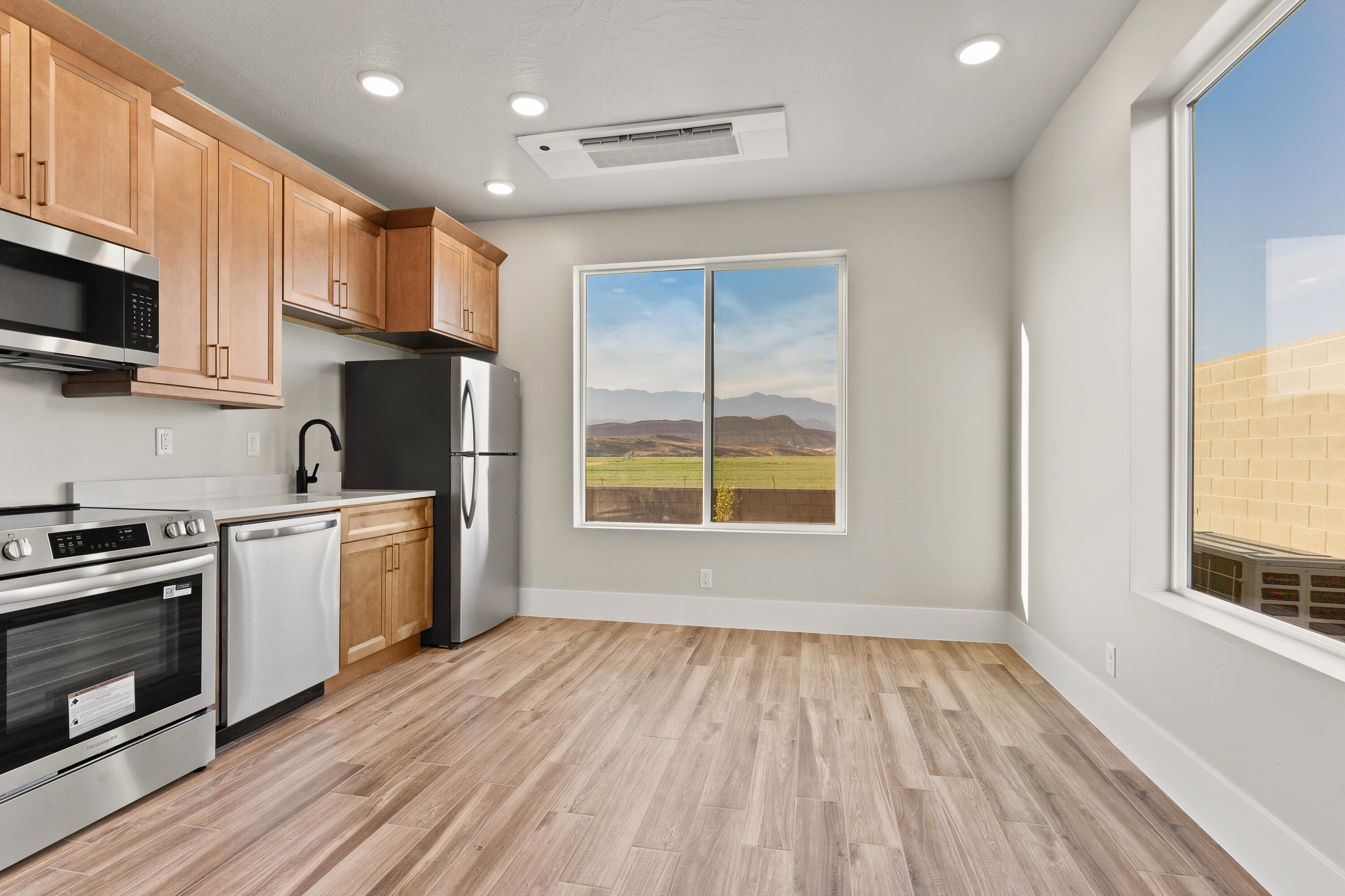 SAND HOLLOW VILLAGE - Residential