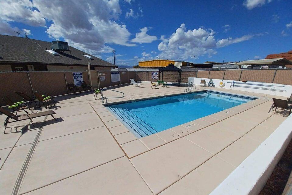 CANYON BREEZE RV RESORT - Land