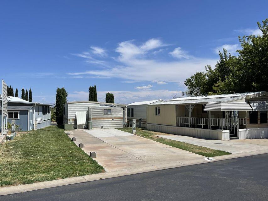 CANYON BREEZE RV RESORT - Land