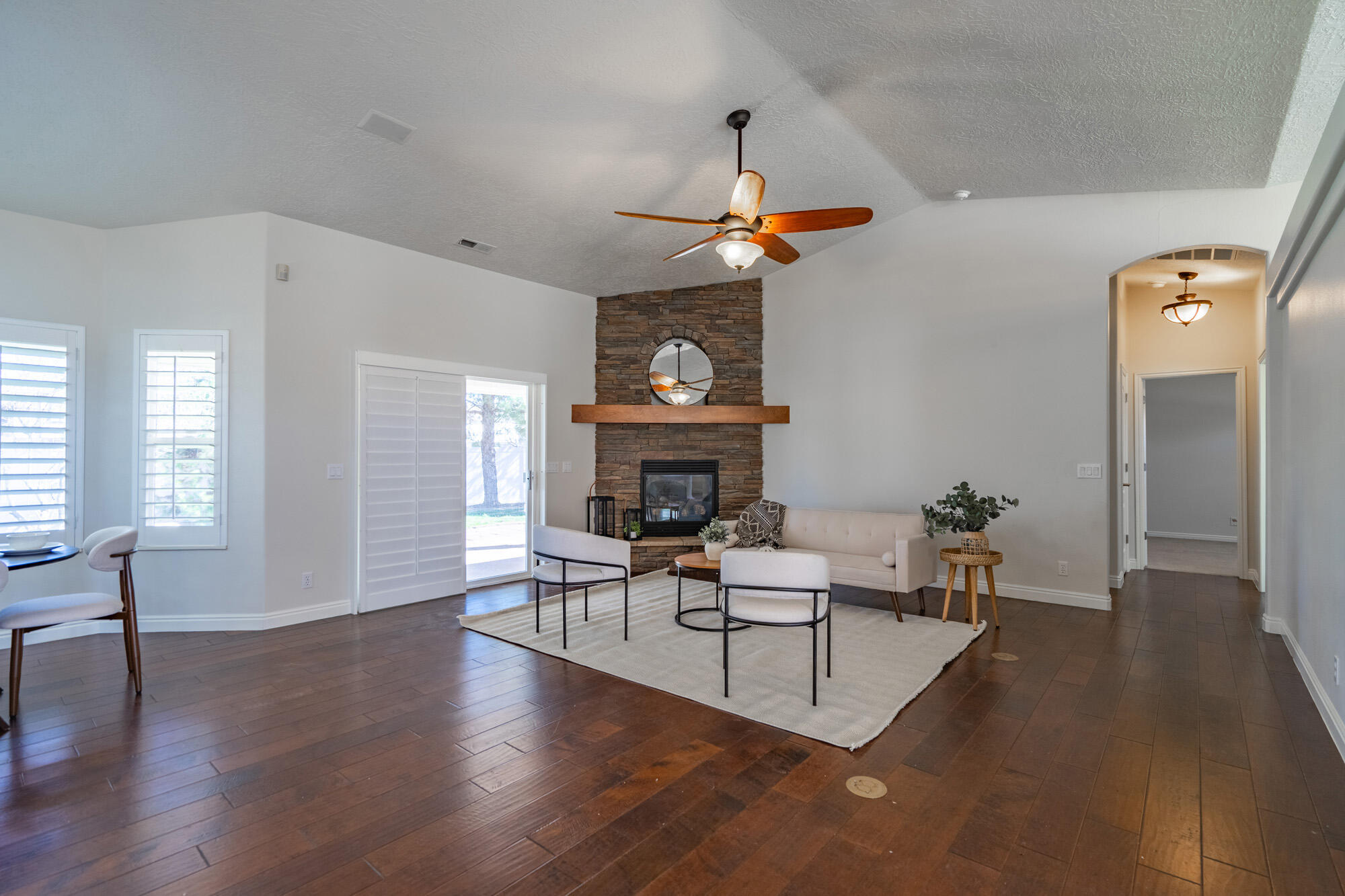 BLOOMINGTON RANCHES - Residential