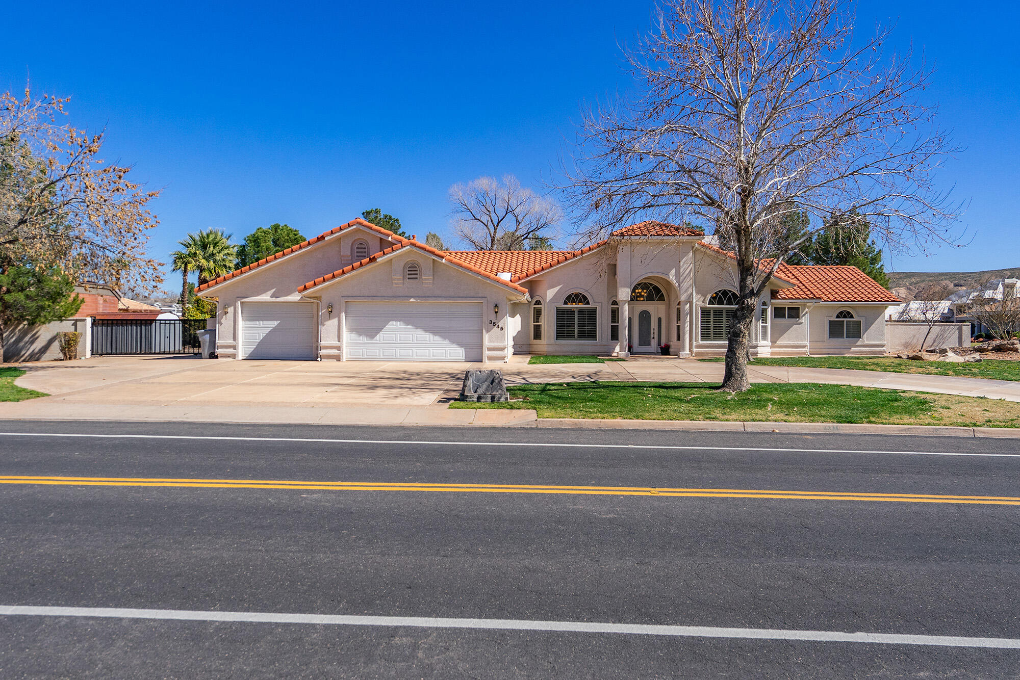 BLOOMINGTON RANCHES - Residential