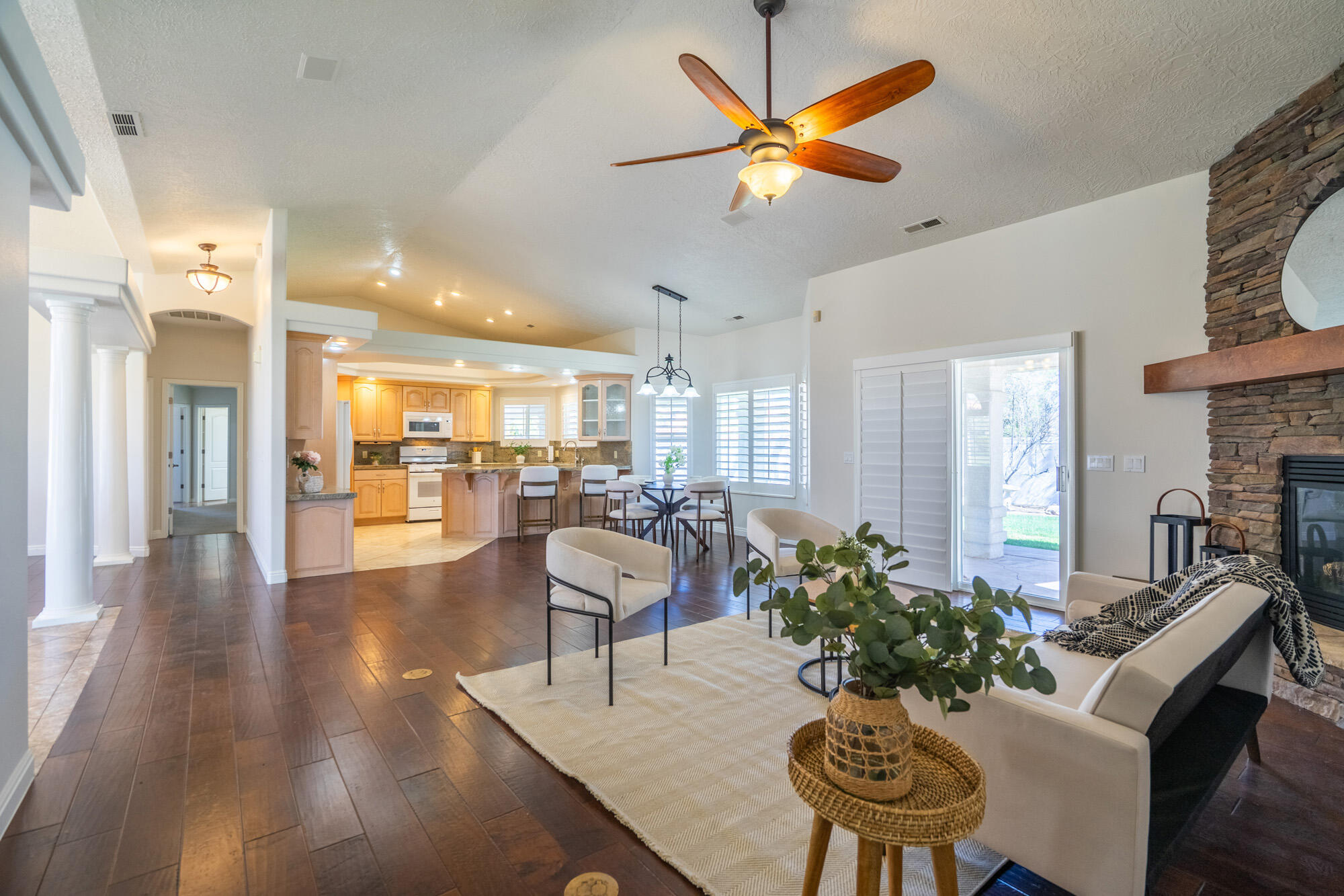 BLOOMINGTON RANCHES - Residential