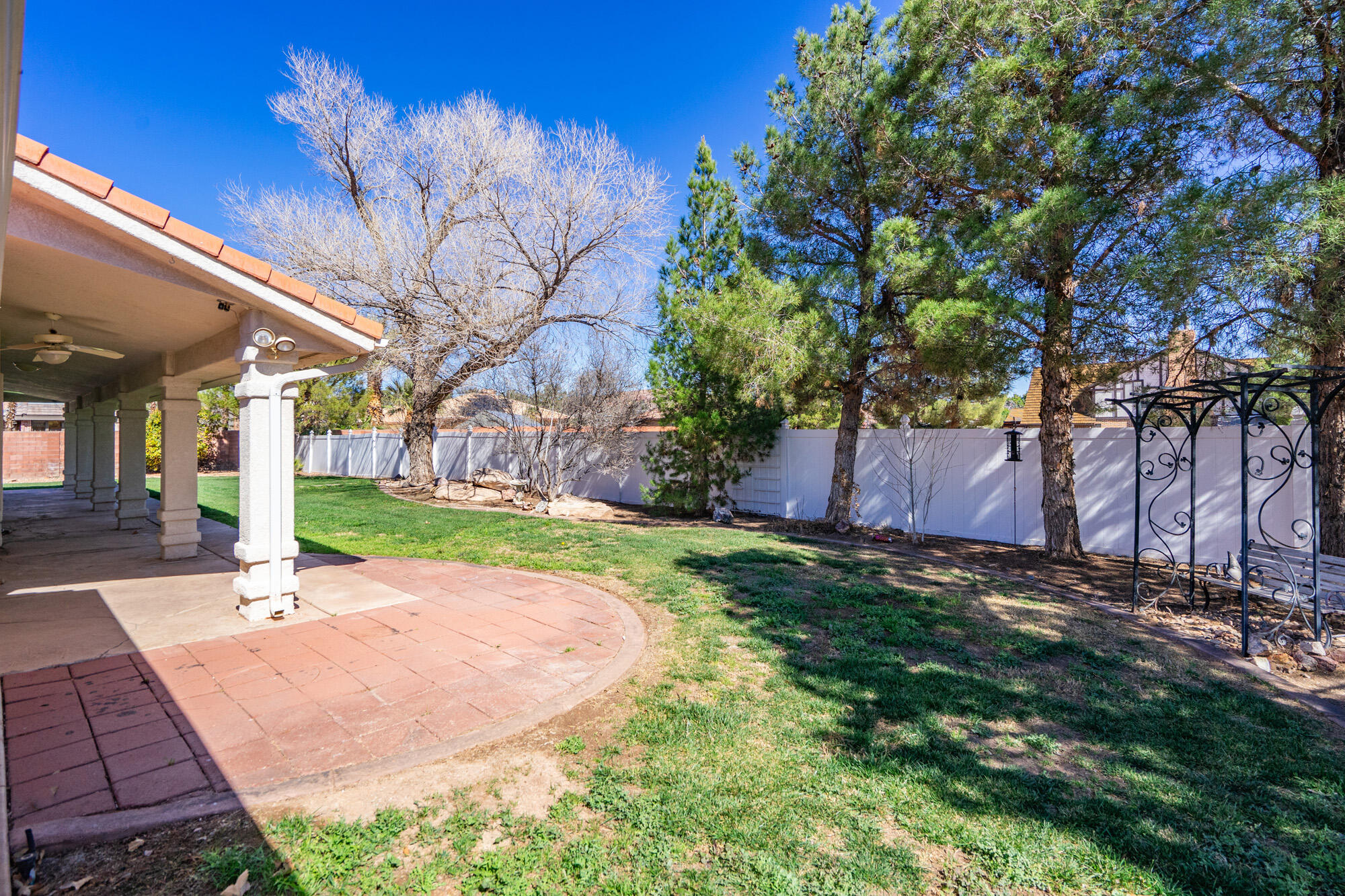 BLOOMINGTON RANCHES - Residential