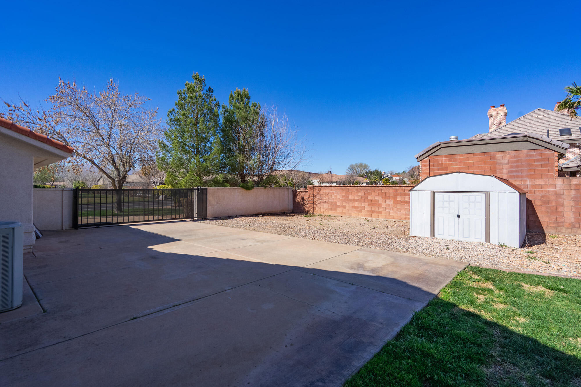 BLOOMINGTON RANCHES - Residential