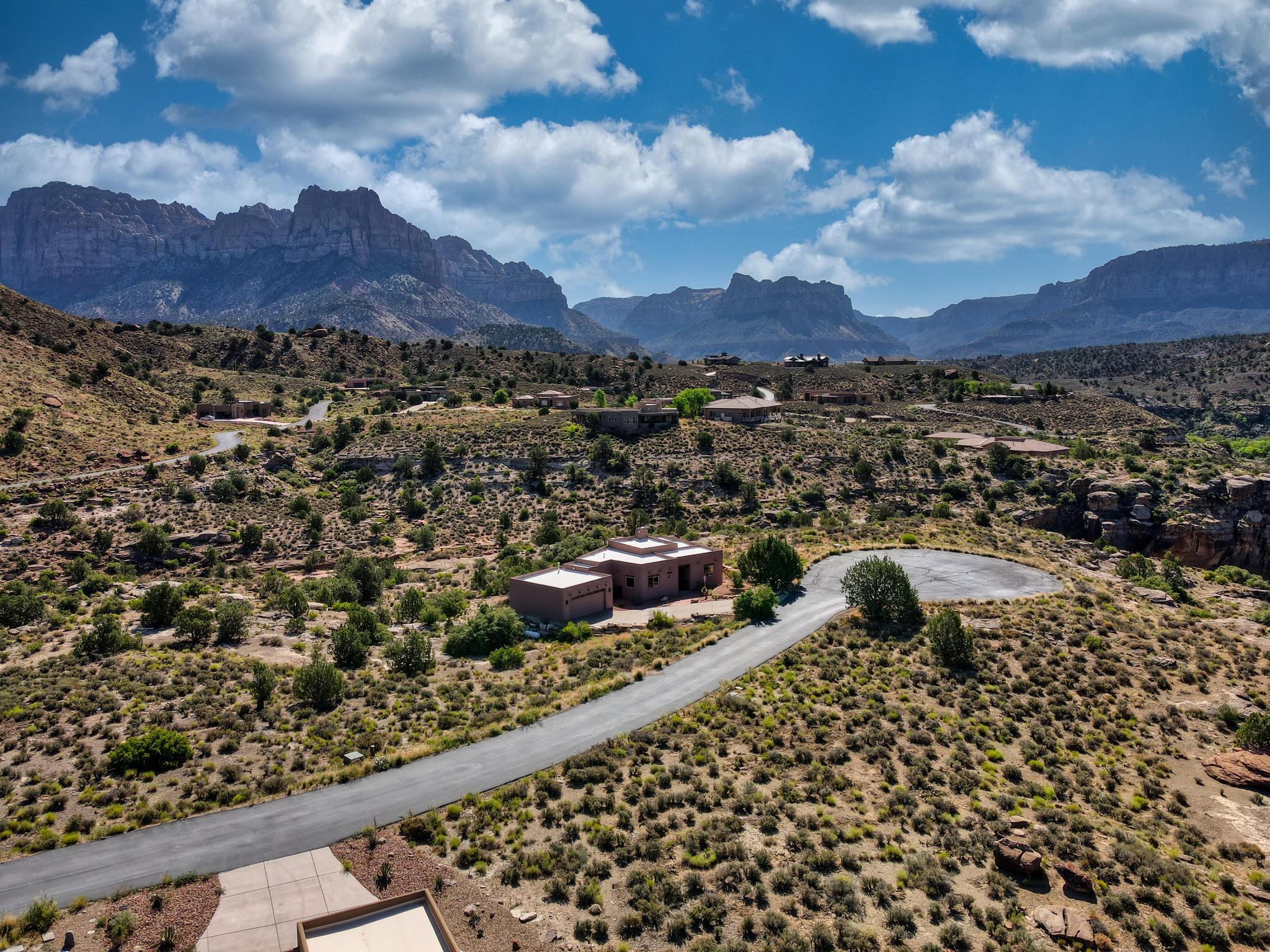 ANASAZI PLATEAU - Residential