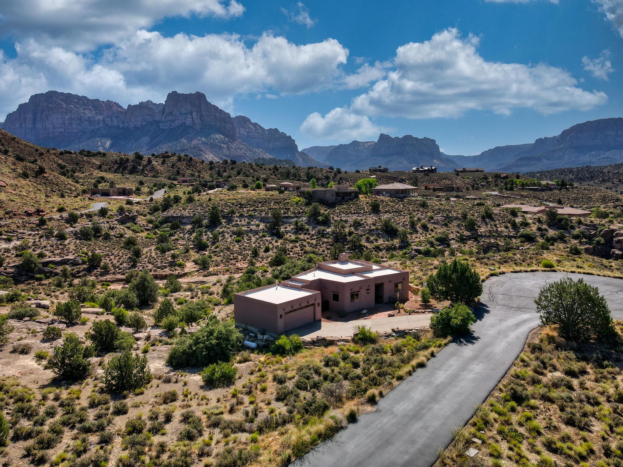 ANASAZI PLATEAU - Residential